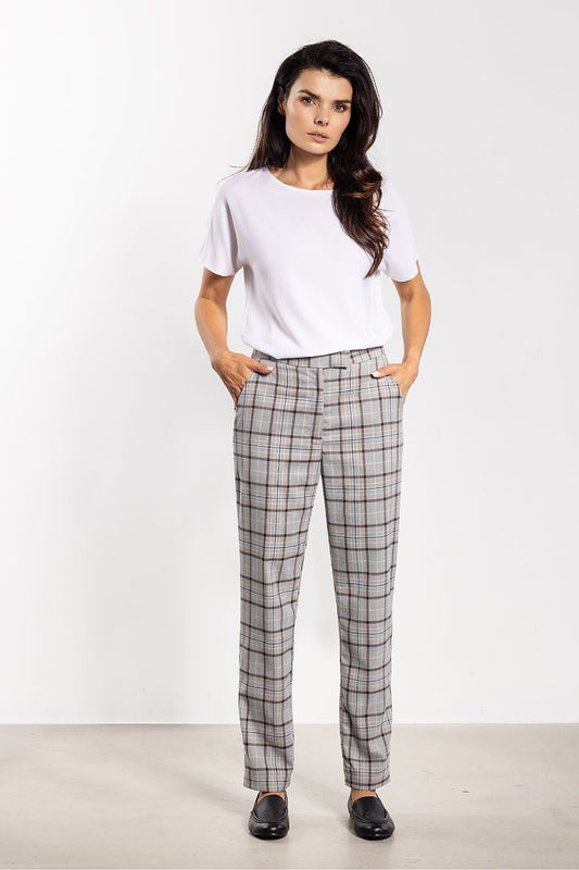 Elegant plaid cigarette trousers for women by Awama showcasing a stylish fitted cut and medium waist, perfect for both casual and office wear.