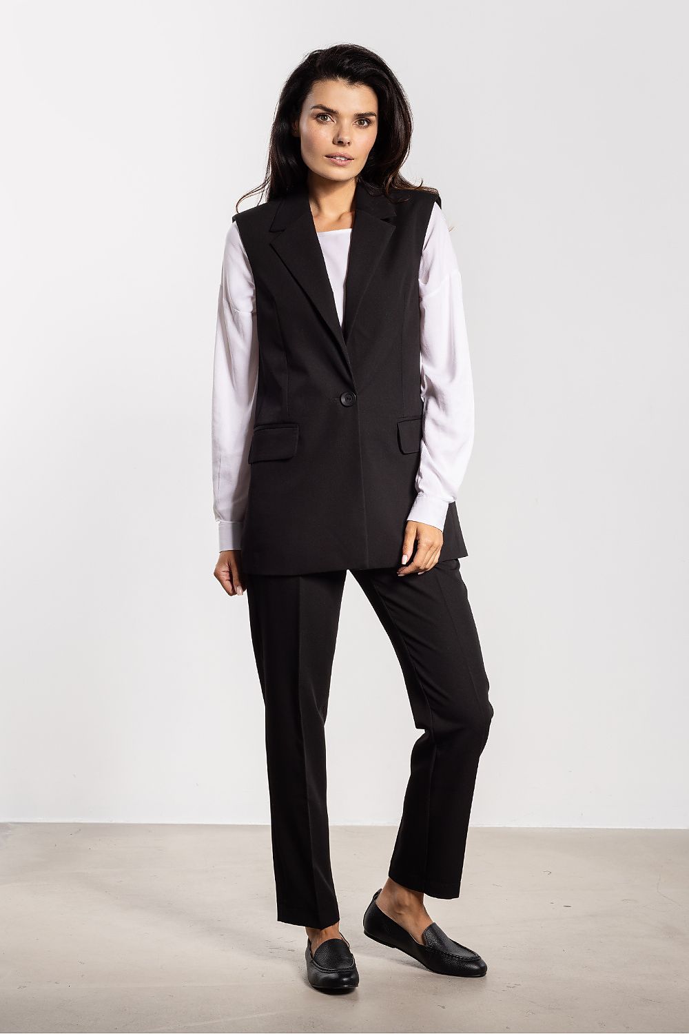 Stylish Awama women's gilet vest displayed in various sizes, emphasising the perfect fit and quality fabric for all body types.