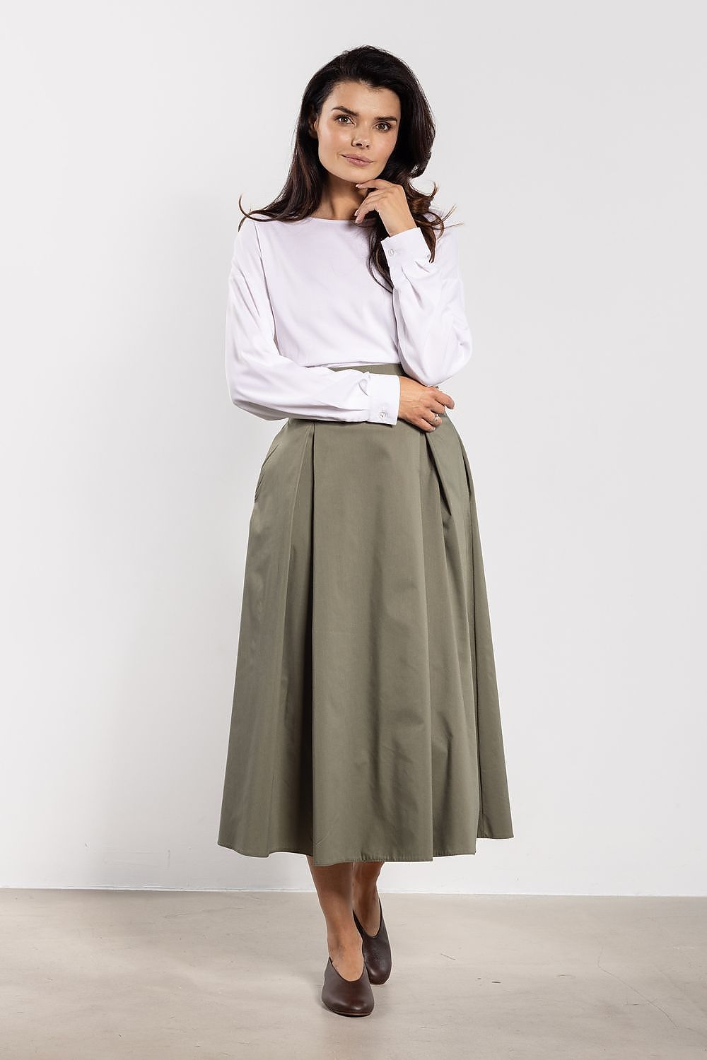 Stylish high waist flared midi skirt by Awama, crafted for an exquisite look and comfort, perfect for every occasion.