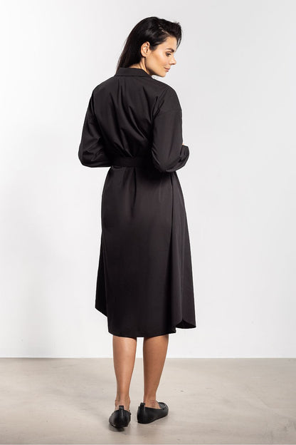 Versatile knee-length shirt dress by Awama, ideal for work or special events, featuring a refined collar and long sleeves.