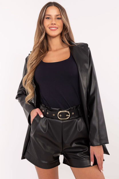 Chic leather shorts by Rue Paris, featuring a fastened belt and wide legs, ideal for everyday elegance or special occasions.