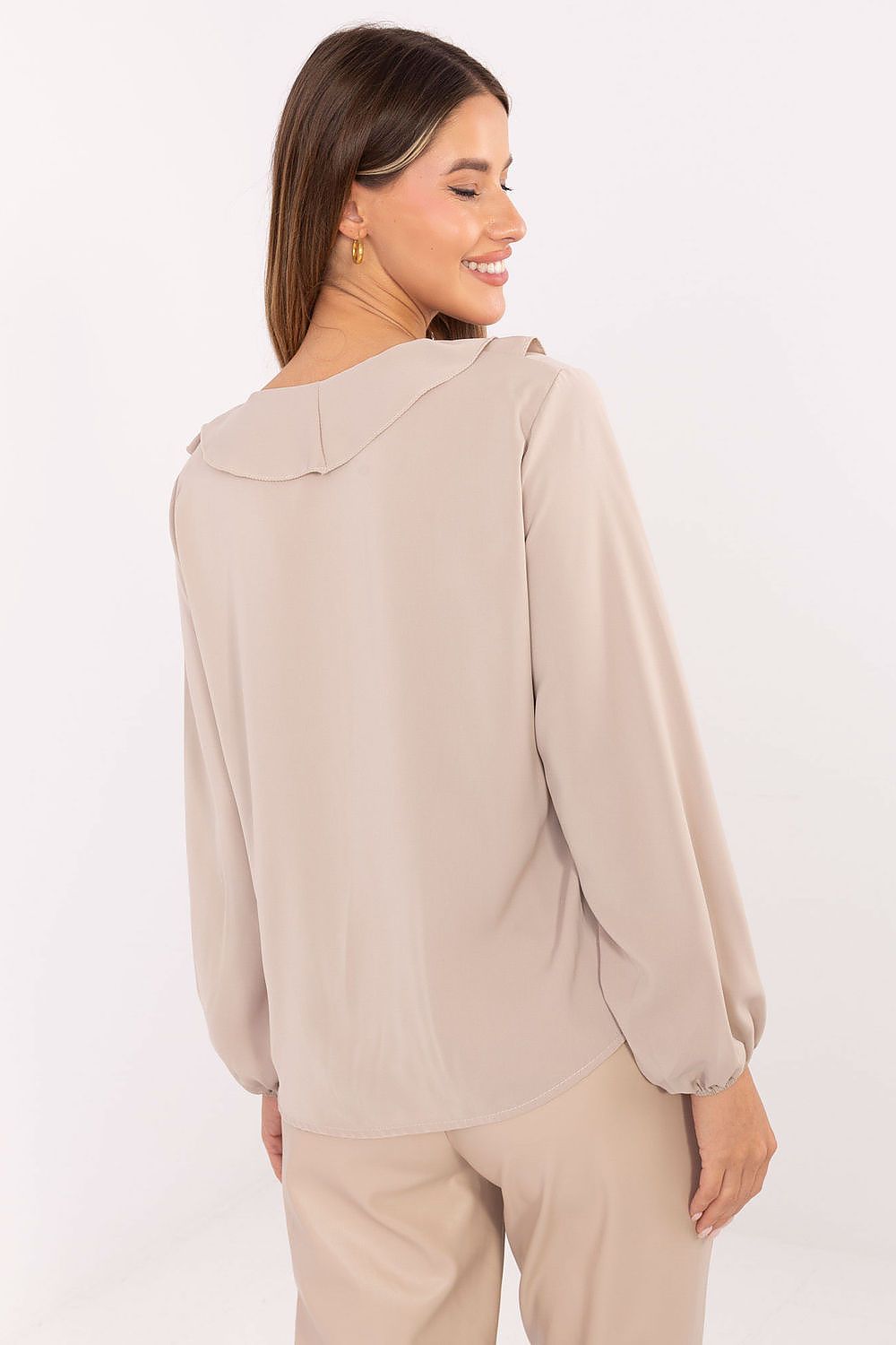 Chic long sleeve blouse for women by Rue Paris, combining comfort and elegance with puffy sleeves and a sophisticated jabot design.