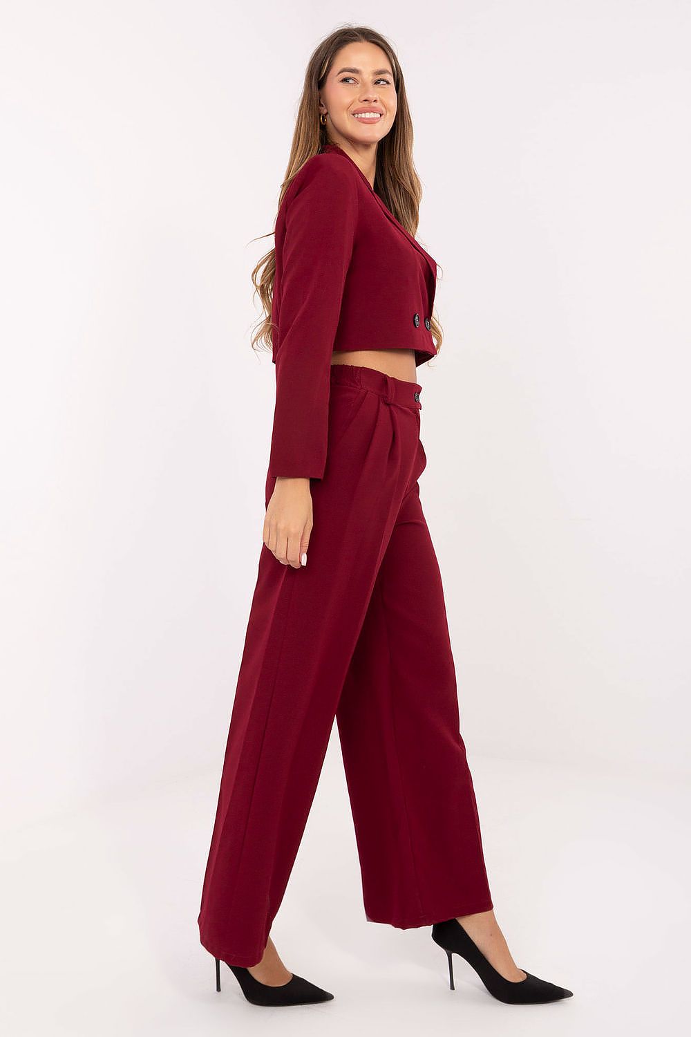 Chic Rue Paris high waist trouser from the women's blazer and pants set, showcasing wide legs that accentuate the waist and elongate legs for a refined look.