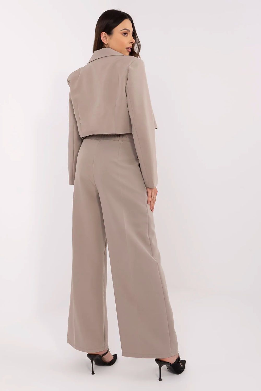 Elegant Rue Paris women's blazer and pants set size S/M, featuring a sophisticated short blazer with lapels and high-waisted wide-leg trousers, perfect for a luxurious office or evening look.