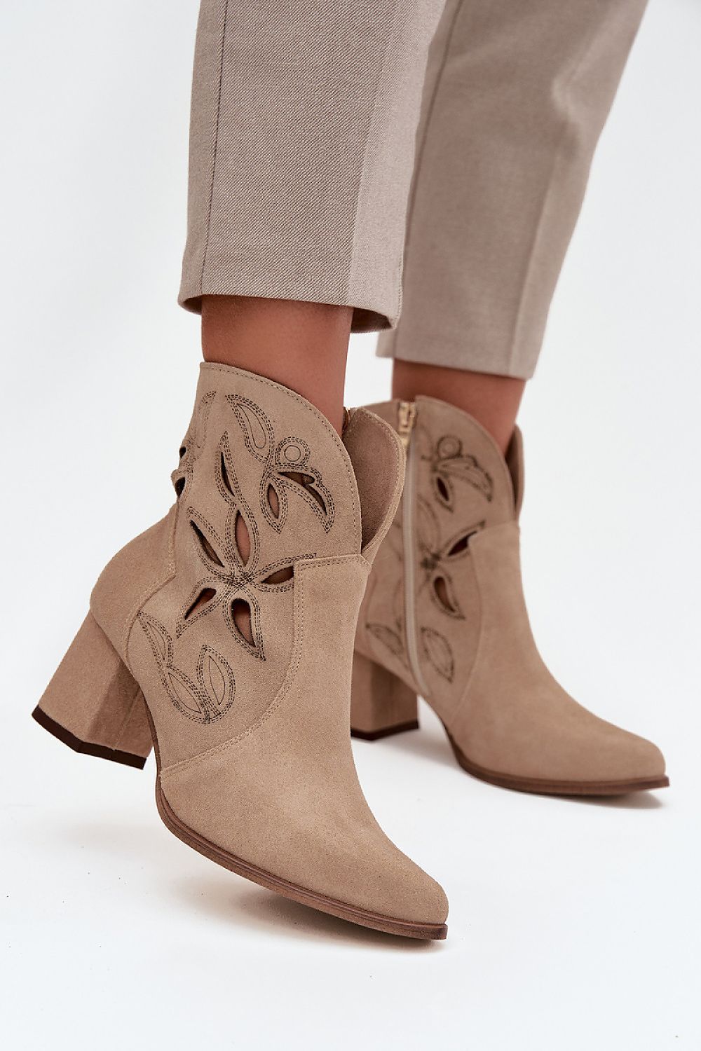 Natural leather women's ankle boots by Step in Style, designed for comfort and elegance with a 6.5 cm heel and attractive pointed toe.