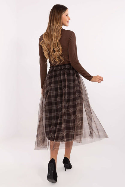 Stylish outfit featuring Italy Moda's Elegant Midi Tulle Skirt, perfect for both casual and office wear, with an emphasis on comfort and elegance.