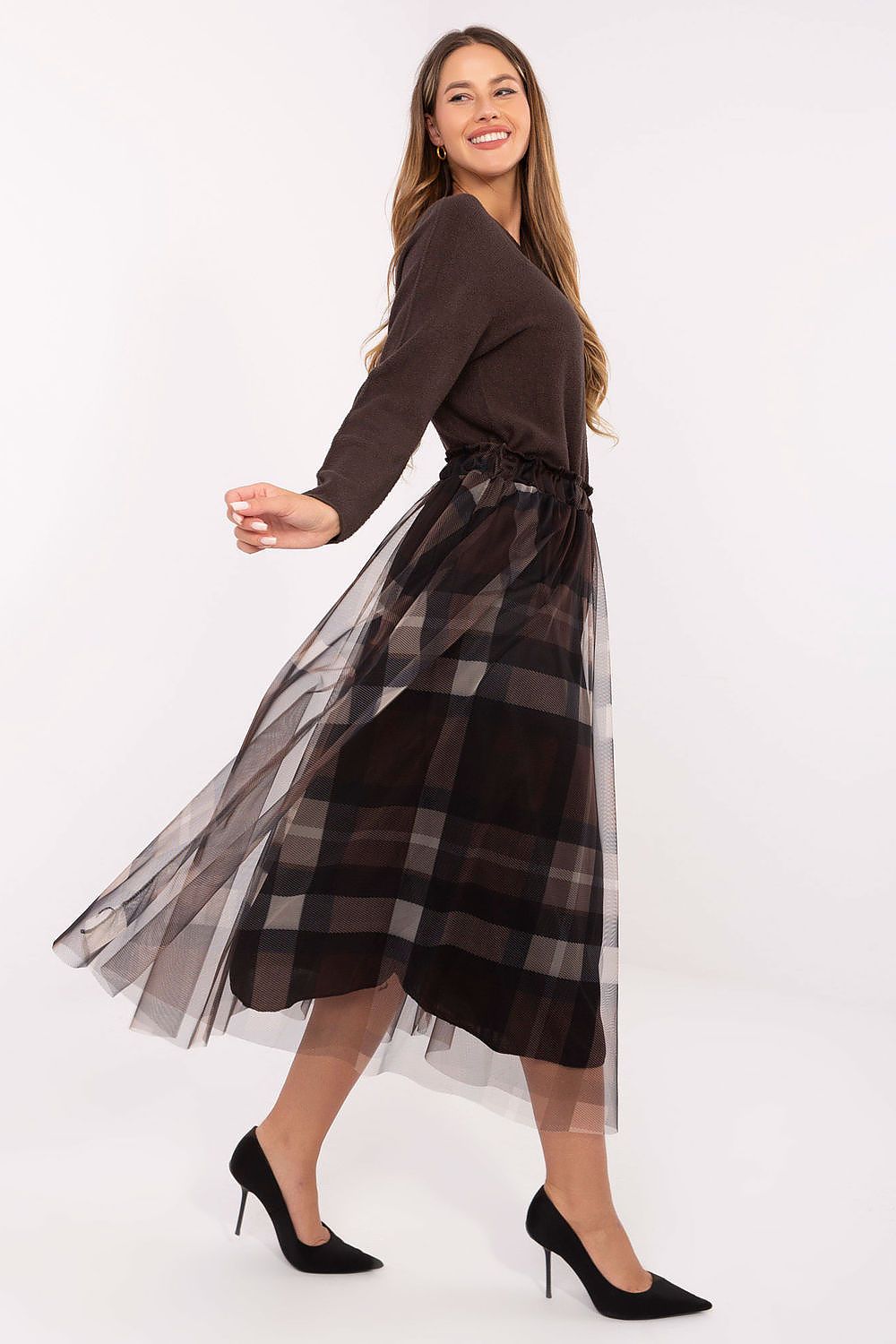 Elegant midi tulle skirt by Italy Moda featuring a flared cut and checkered pattern, perfect for formal and casual outfits.