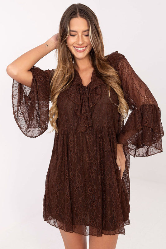 Elegant Italy Moda lace evening dress featuring a sweetheart neckline and flared cut, perfect for formal occasions.