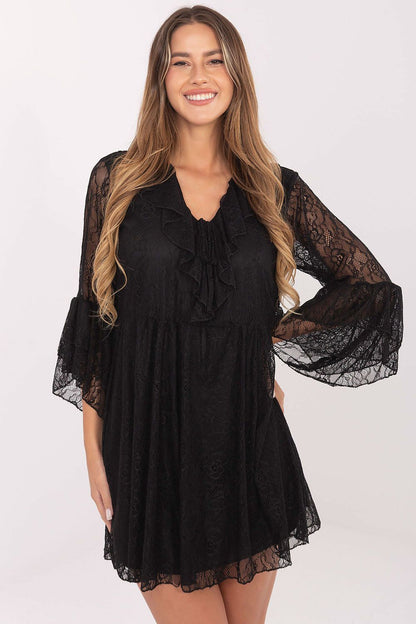 Sophisticated Italy Moda lace dress paired with elegant proportions, ideal for parties and receptions.