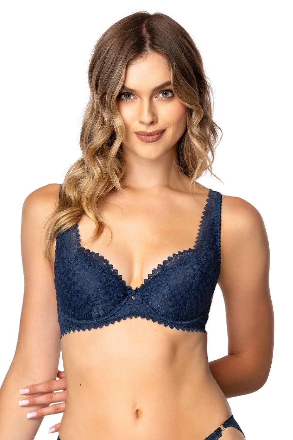 Close-up of luxury lace bra by Mat in navy blue, emphasizing quality materials and exquisite craftsmanship for a sophisticated look.