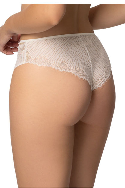 Luxurious Solei Lace Panties in Milky Shade by Mat, showcasing delicate wavy patterns for a perfect blend of elegance and comfort.