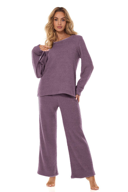 Luxury women's L&L Collection set featuring soft comfort homewear in stylish design, perfect for relaxing or casual outings. Available in sizes S-XL.