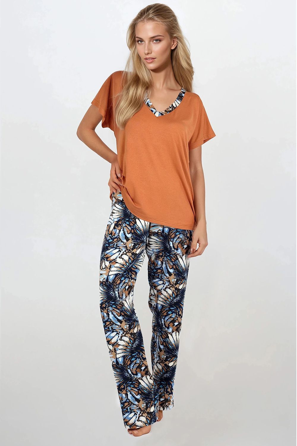 Elegant Women's Pajama Set by Momenti Per Me, showcasing a luxurious 2-piece design made from soft viscose, ideal for comfort and style in sizes S-XXL.