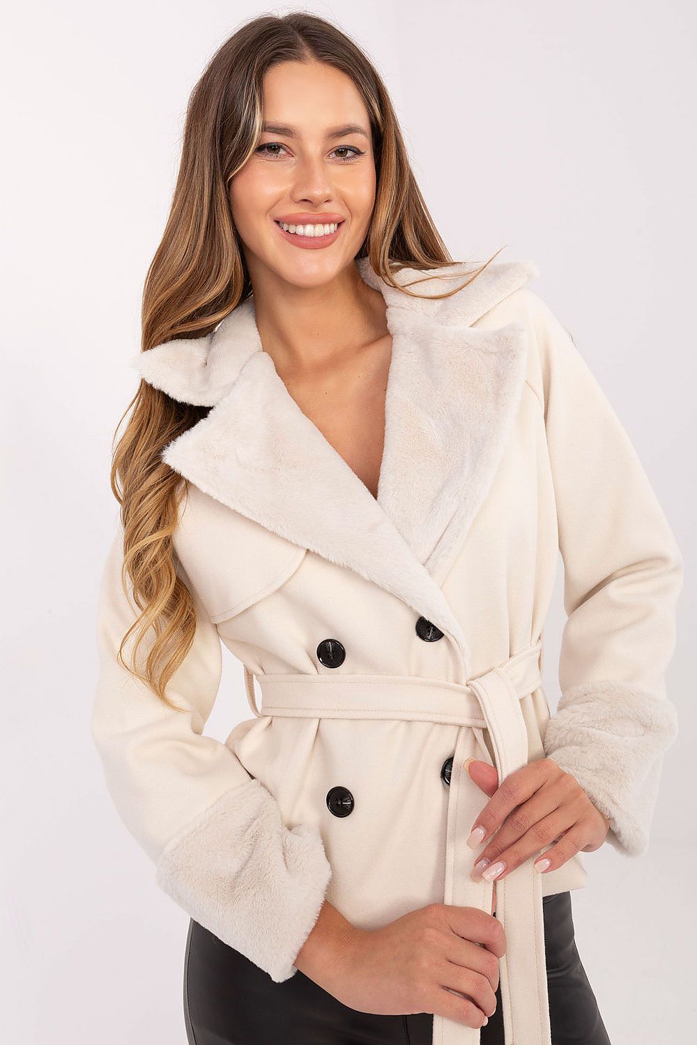 Chic women's autumn/winter coat by Rue Paris, featuring a refined fur finish, long sleeves, and a flattering fit, perfect for layering.