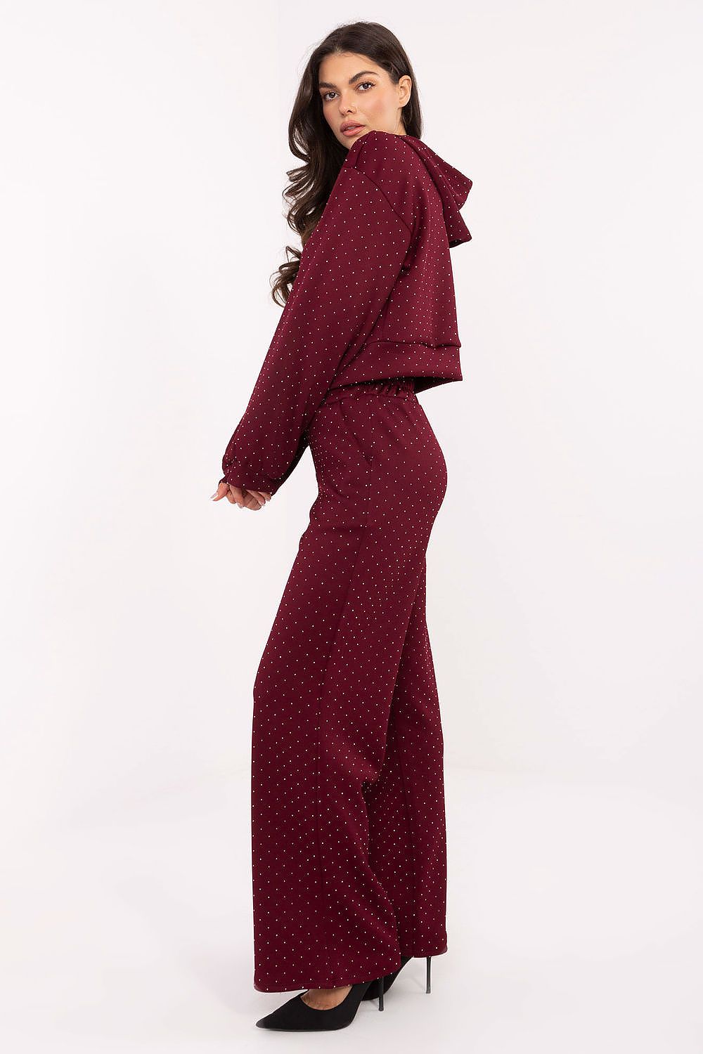 Elegant women's tracksuit set including a zip-up hoodie and high-waisted pants by Rue Paris, featuring a luxurious blend of viscose and polyester.