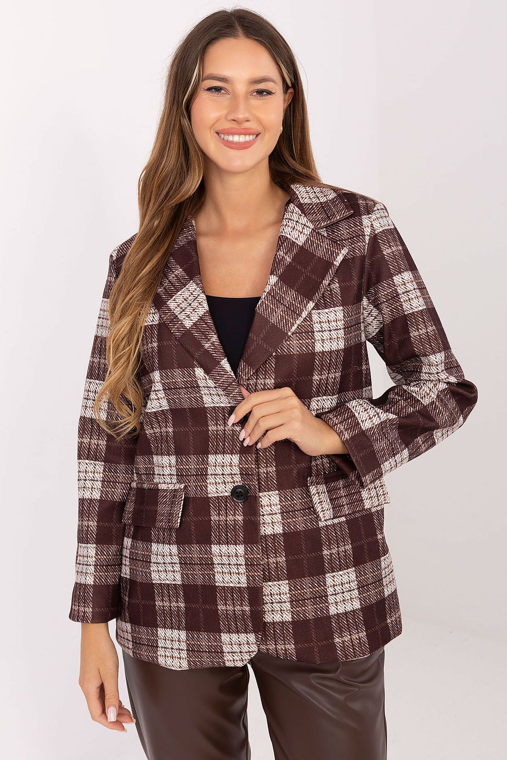 Elegant checkered blazer for women by Rue Paris, showcasing timeless style and comfort in a fashionable design.