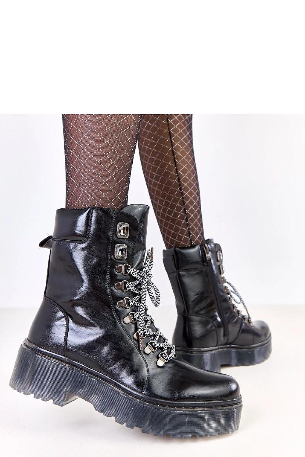 Chic Solea women's lace-up trapper boots with a 16.5 cm upper, combining functionality and feminine style for autumn and winter.