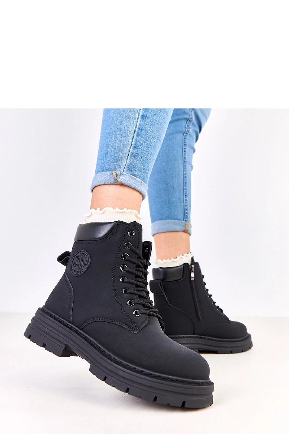 Solea luxury winter boots with a comfortable 4cm heel, elegant round toe design, and warm fur interior for ultimate comfort during winter.