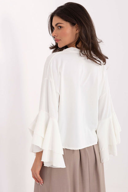 Chic women's shirt by Rue Paris in elegant design, showcasing a fitted silhouette and practical chest pocket, combining comfort and sophistication.