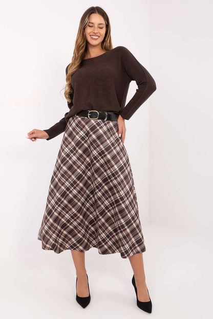Elegant checkered midi skirt by Rue Paris, showcasing flared cut and elastic waistband, perfect for casual and semi-formal looks.