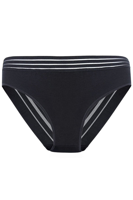 Premium Gorteks lace-backed cotton figs showing the exquisite craftsmanship and soft materials ideal for comfort and elegance, suitable for everyday use in EU sizes 36-42.