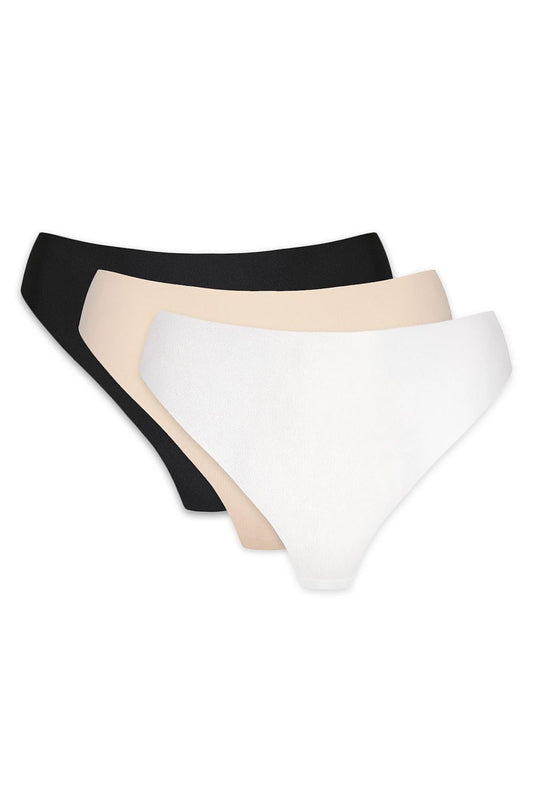 Gorteks Seamless String Panties in luxurious fabric, showcasing invisible comfort and a perfect fit for EU sizes 36-42.