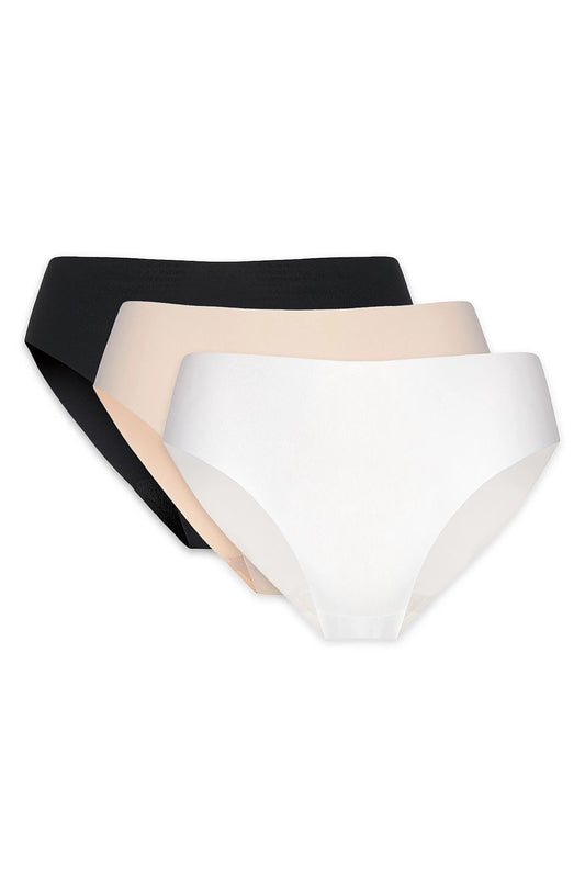 Elegant Gorteks Seamless Panties Set in a luxurious three-pack, showcasing invisible design ideal under tight clothing, available in sizes EU 36-42.