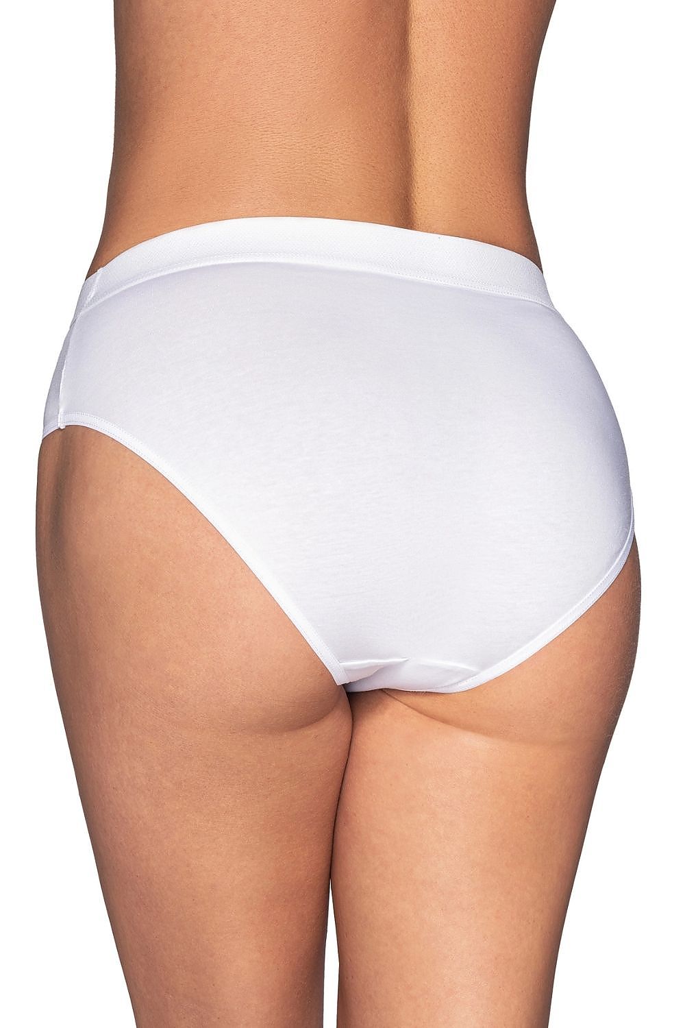 Gorteks cotton thong showing the exquisite comfort of the fabric, ideal for all-day wear with a focus on body-hugging fit.
