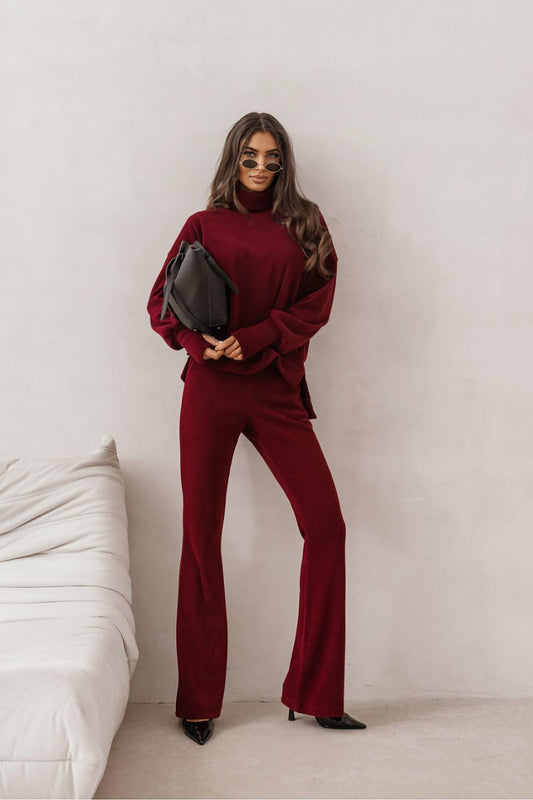 LaBalancia PRIAH set in burgundy, showcasing the superior quality of the fabric with a comfortable and chic design for fashionable women.