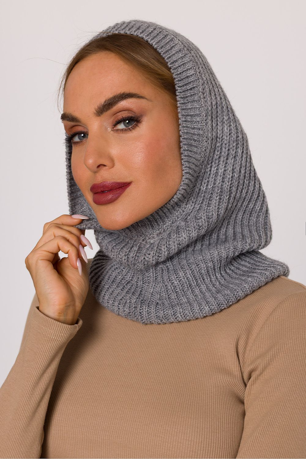 Luxury fitted balaclava from Moe, crafted in a soft acrylic blend, showcasing elegant design and exceptional warmth.