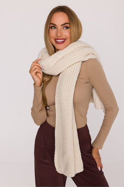 Sophisticated Moe shawl made of warm acrylic and nylon, featuring a thick ribbed texture, size 170cm x 45cm.