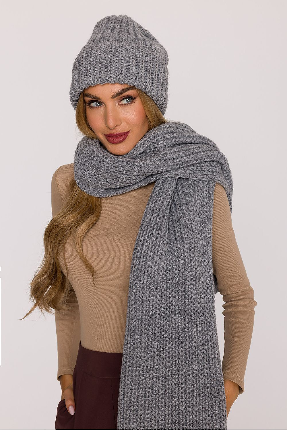 Luxury ribbed knit cap by Moe, showcasing a relaxed modern look with a thick, soft acrylic and nylon blend.