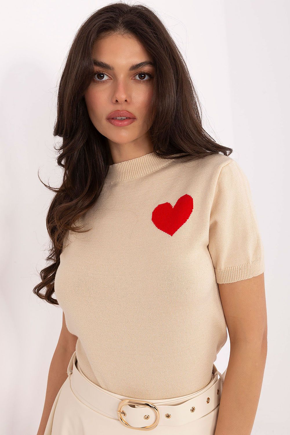 Luxurious short sleeve women's sweater with heart print, crafted from a comfortable viscose blend by Factory Price, perfect for elegant everyday wear.