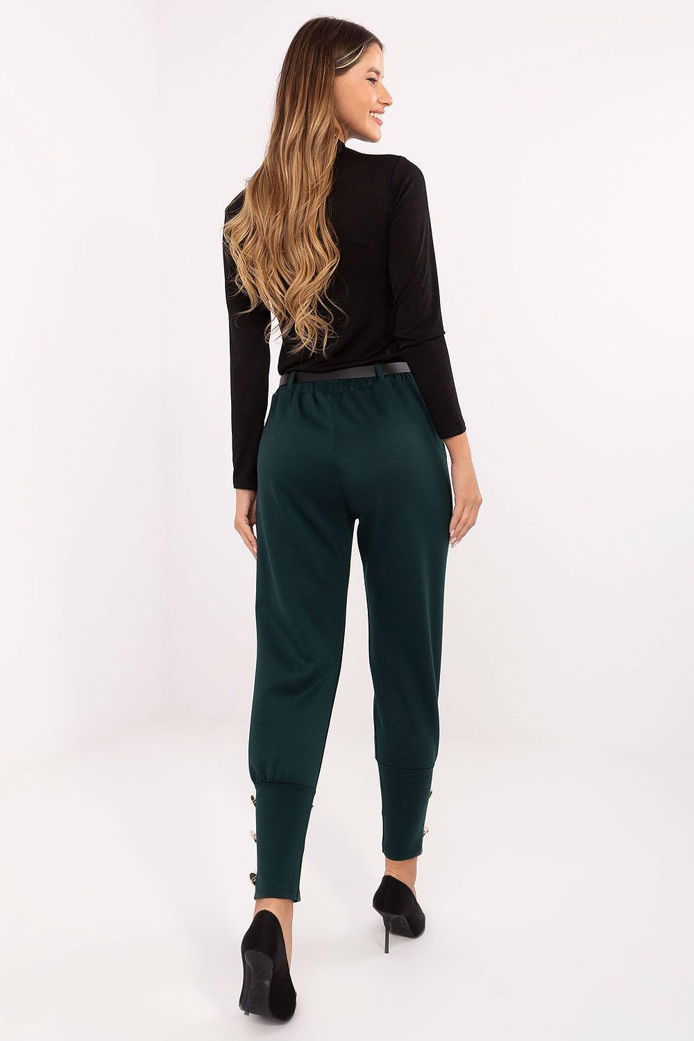Stylish viscose-polyester blend high-waisted women's sweatpants by Factory Price, featuring wide cuffs and a flattering fit, ideal for casual elegance.