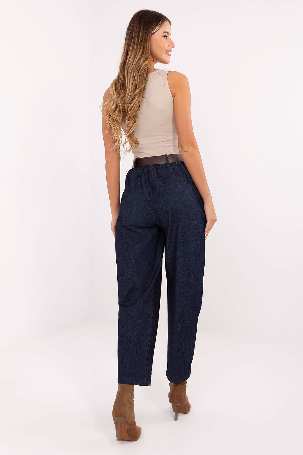 Elegant Women's High-Waisted Carrot Jeans by Factory Price, crafted from premium cotton with elastane for a luxurious and comfortable fit, ideal for modern casual wear.