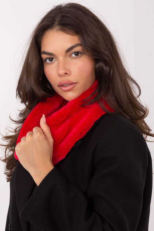 Stylish AT 82 cm fluffy polyester neck warmer, designed to provide elegance and comfort for cold winter days.