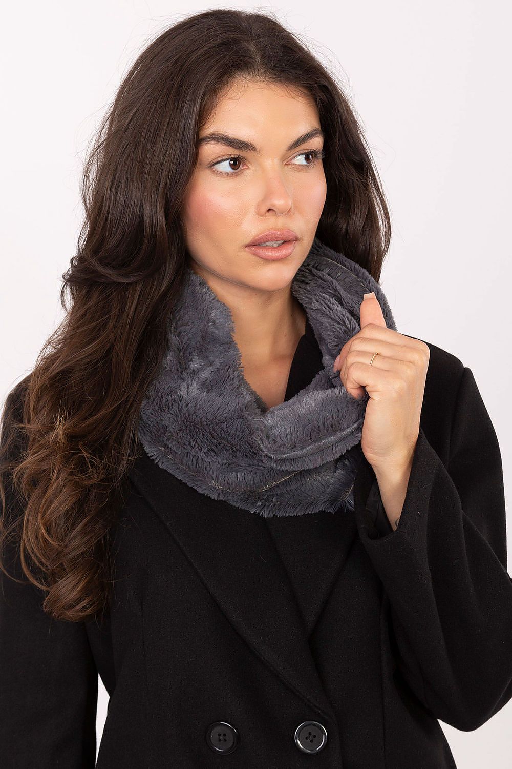 Luxurious 100% Polyester Infinity Scarf by AT, 82 cm long soft fur neck warmer styled for winter fashion, providing warmth and elegance.