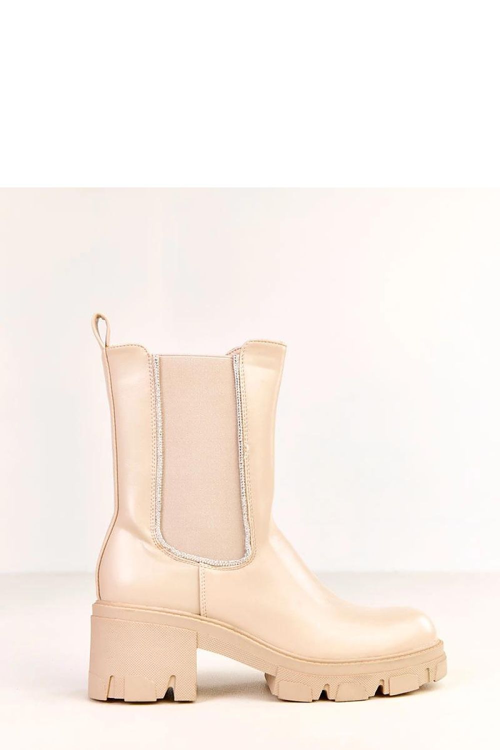 Solea fashionable women's ankle boots in eco leather, ideal for casual styling, with a chic 18cm shaft height and a delicate round toe design.