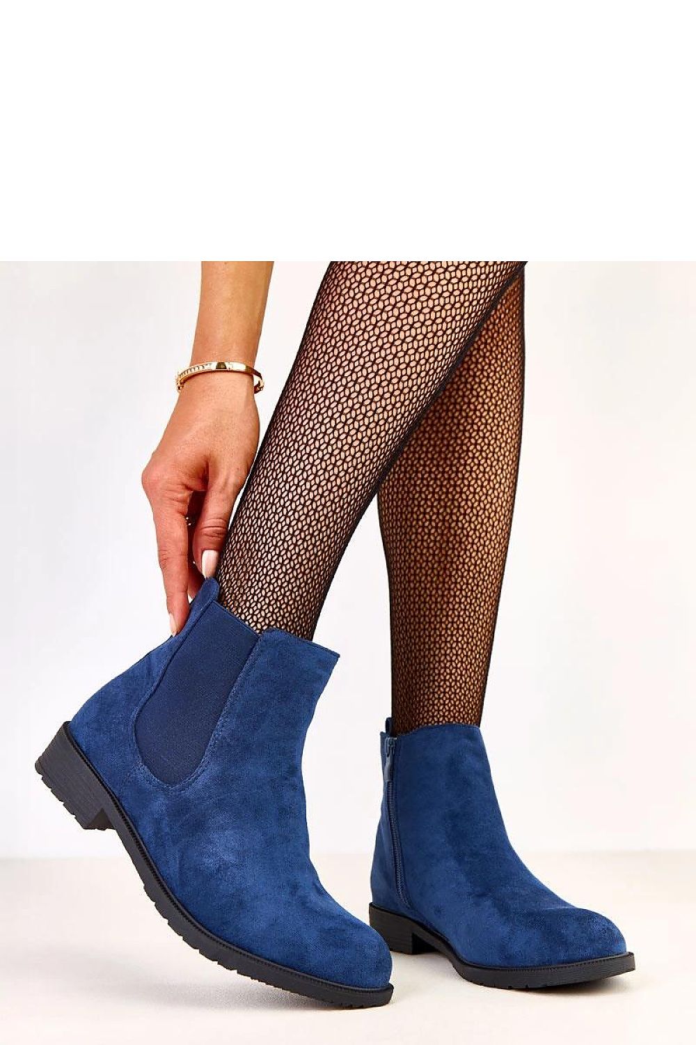 Solea women's ankle boots displayed in various EU sizes, highlighting eco-friendly materials and sophisticated design for contemporary elegance.