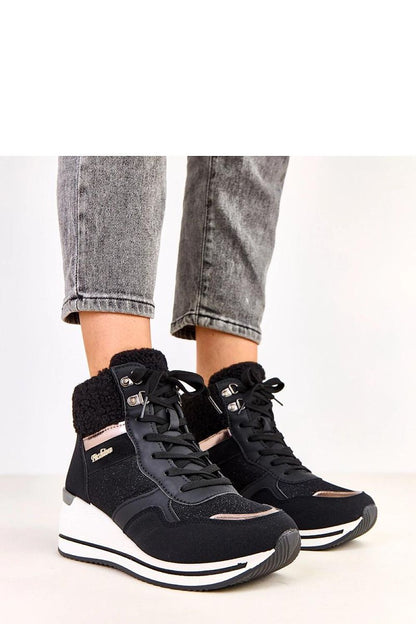 Elegant Solea women's sporty snow boots made from eco leather, featuring faux fur insulation and a 6cm heel, perfect for stylish winter performance.