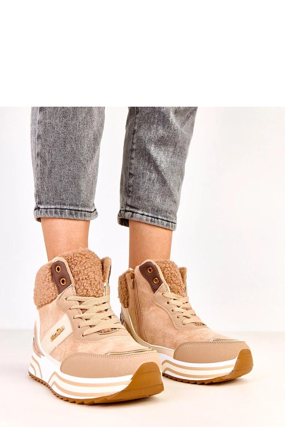 Solea Women's Stylish Sports Shoes lined up in various sizes, demonstrating the combination of sustainability, comfort, and style for upscale autumn-winter fashion.