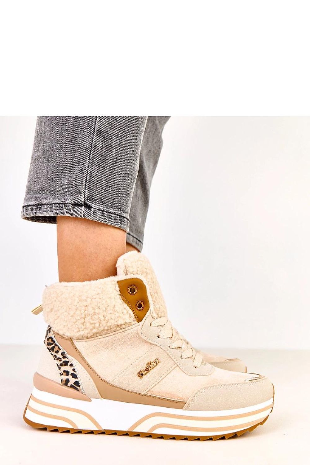 Comfortable and stylish Solea women's sport shoes featuring a side zipper and 3.5 cm platform, perfect for autumn-winter wear.