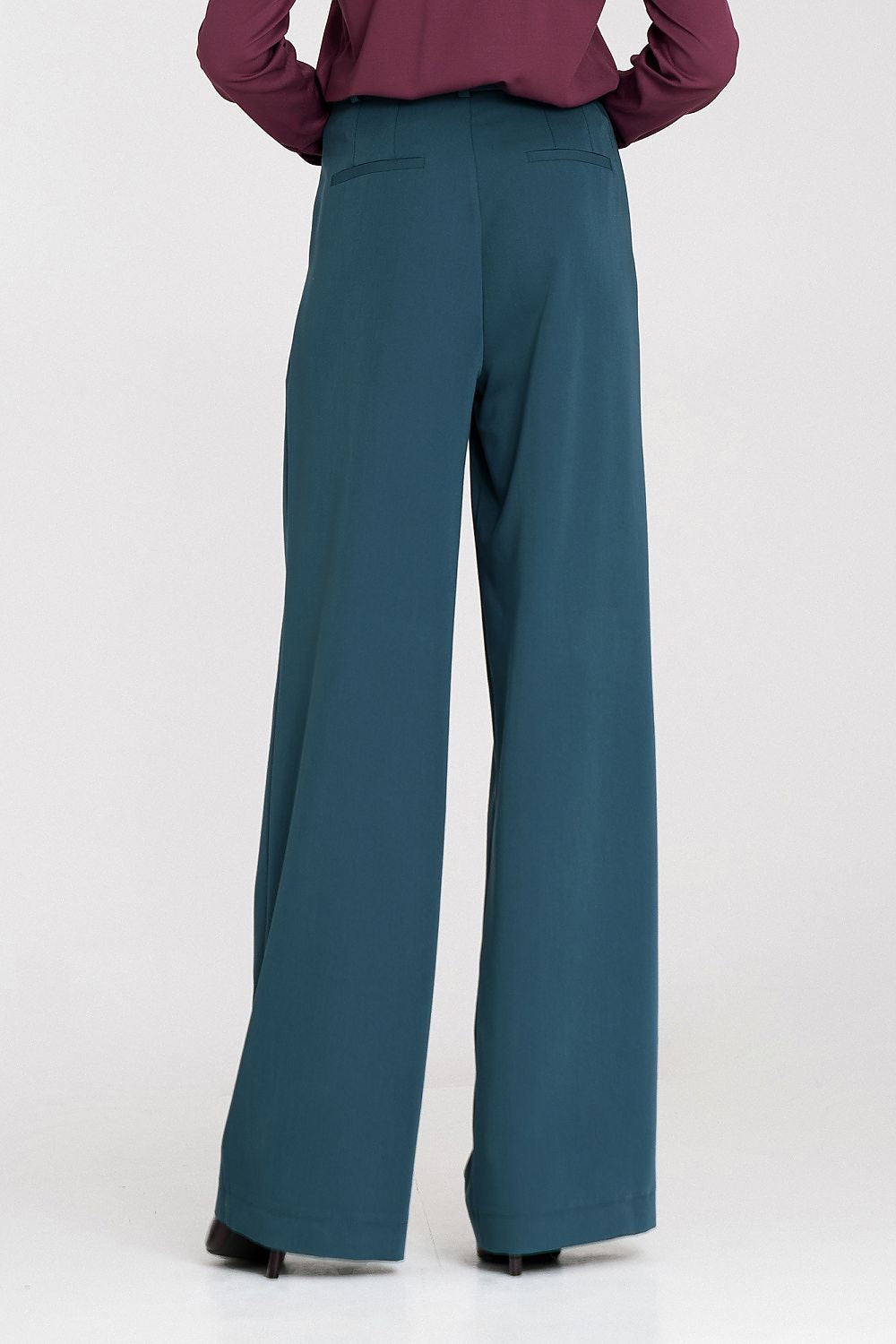 High-quality wide leg trousers from Nife, designed for women in sizes EU 36-42, crafted with premium materials for a stylish look.