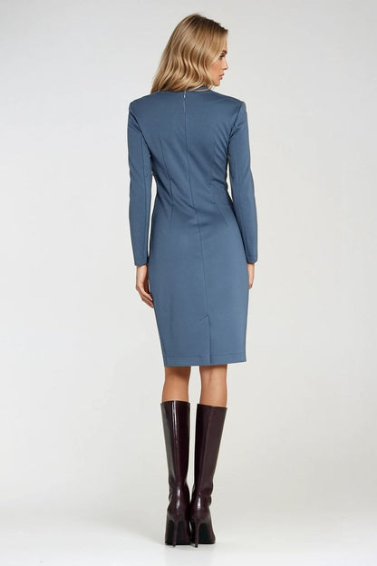 Back view of Nife fitted daydress featuring a concealed zipper, designed for a sleek finish and graceful fit, perfect for sophisticated outings.