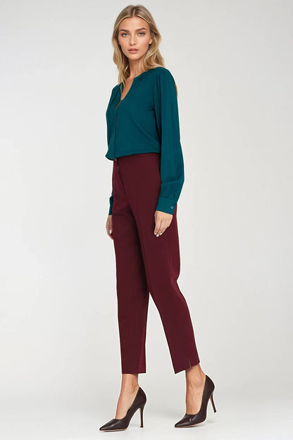 Nife classic viscose blouse, elegantly styled in sizes EU 36-42, perfect for enhancing both casual and office outfits.
