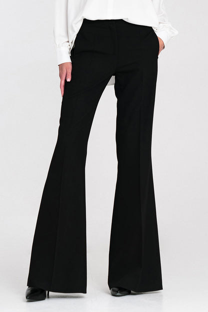 Elegant fitted women's trousers by Nife, showcasing a chic professional style with a medium waist suitable for sizes EU 36-42.