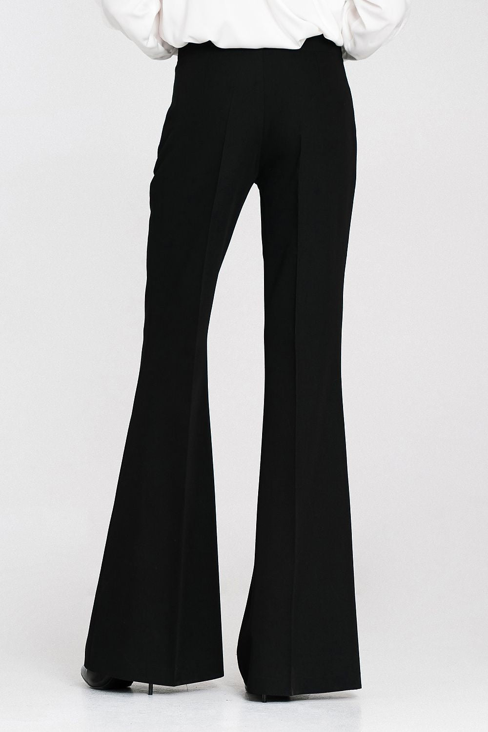 Nife's fashionable women's trousers with front and back creases, highlighting an elegant and polished look perfect for any occasion.