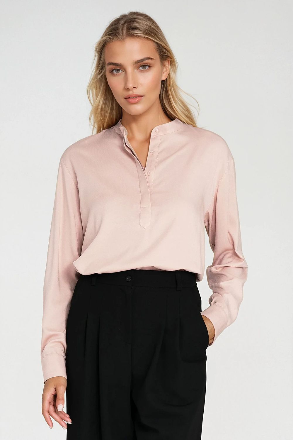 Elegant oversized viscose blouse by Nife with a polo neckline and long sleeves, perfect for smart casual outfits, available in sizes EU 36-42, US 4-10.