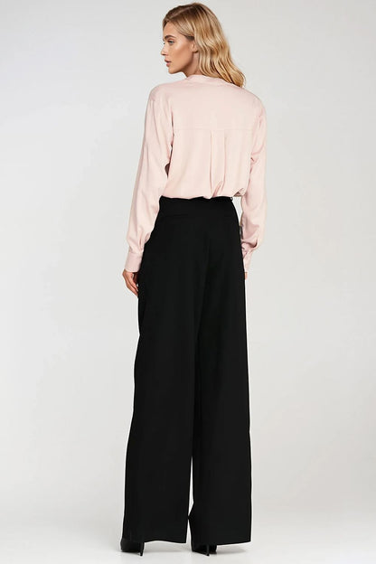 Elegant oversized viscose blouse by Nife featuring a stylish polo neckline, suitable for smart casual and office wear.