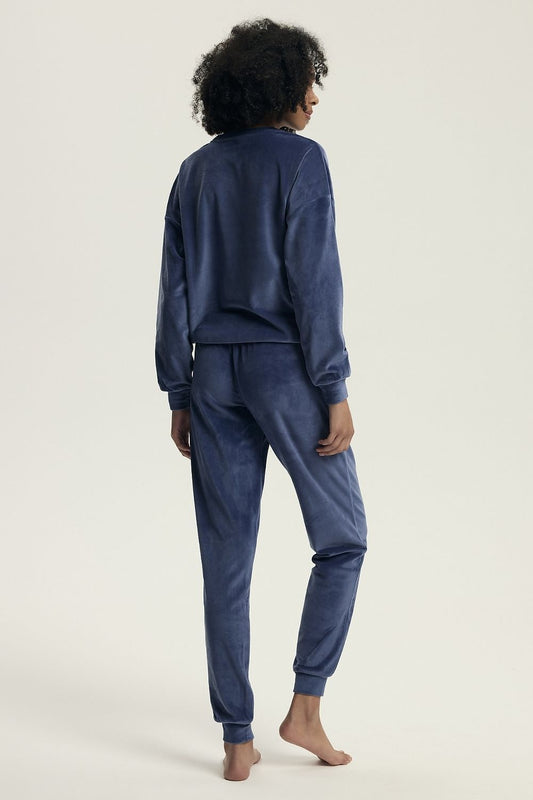 Luxury Henderson Tracksuit Set showcasing long-sleeved sweatshirt and wide elastic waistband pants, designed for utmost comfort and sophistication in casual styling.